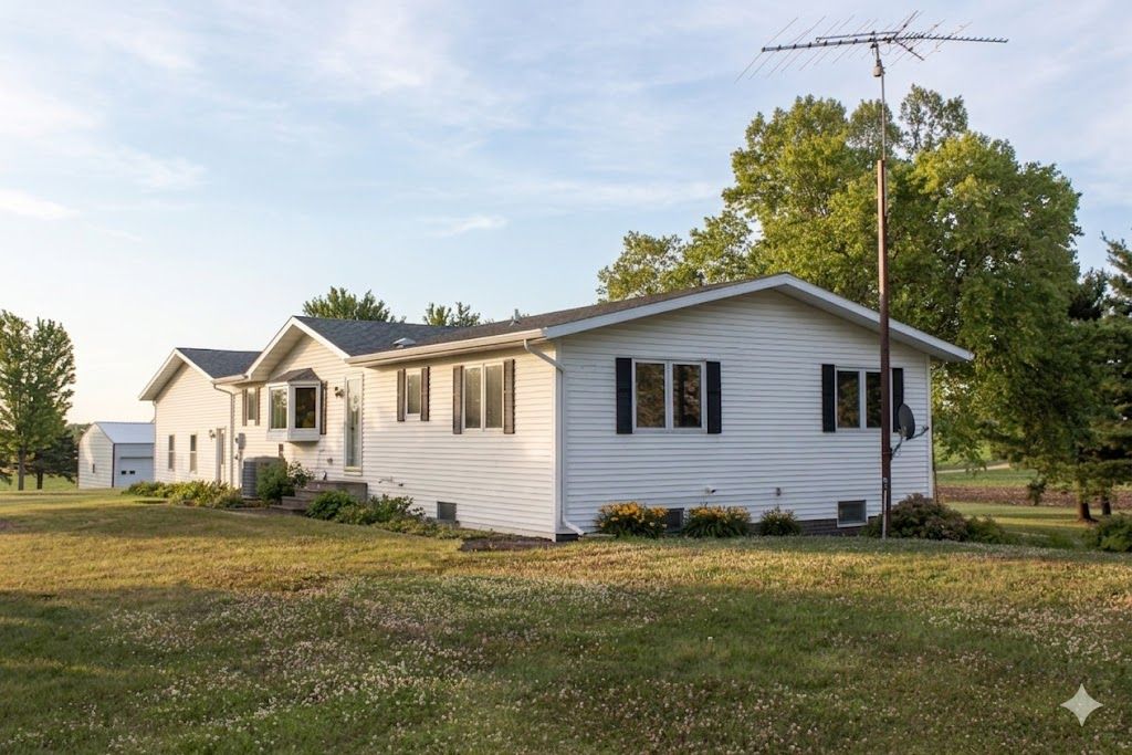 Listing Photo: Farmsite Acreage Kasson Minnesota Dodge County Southern Minnesota